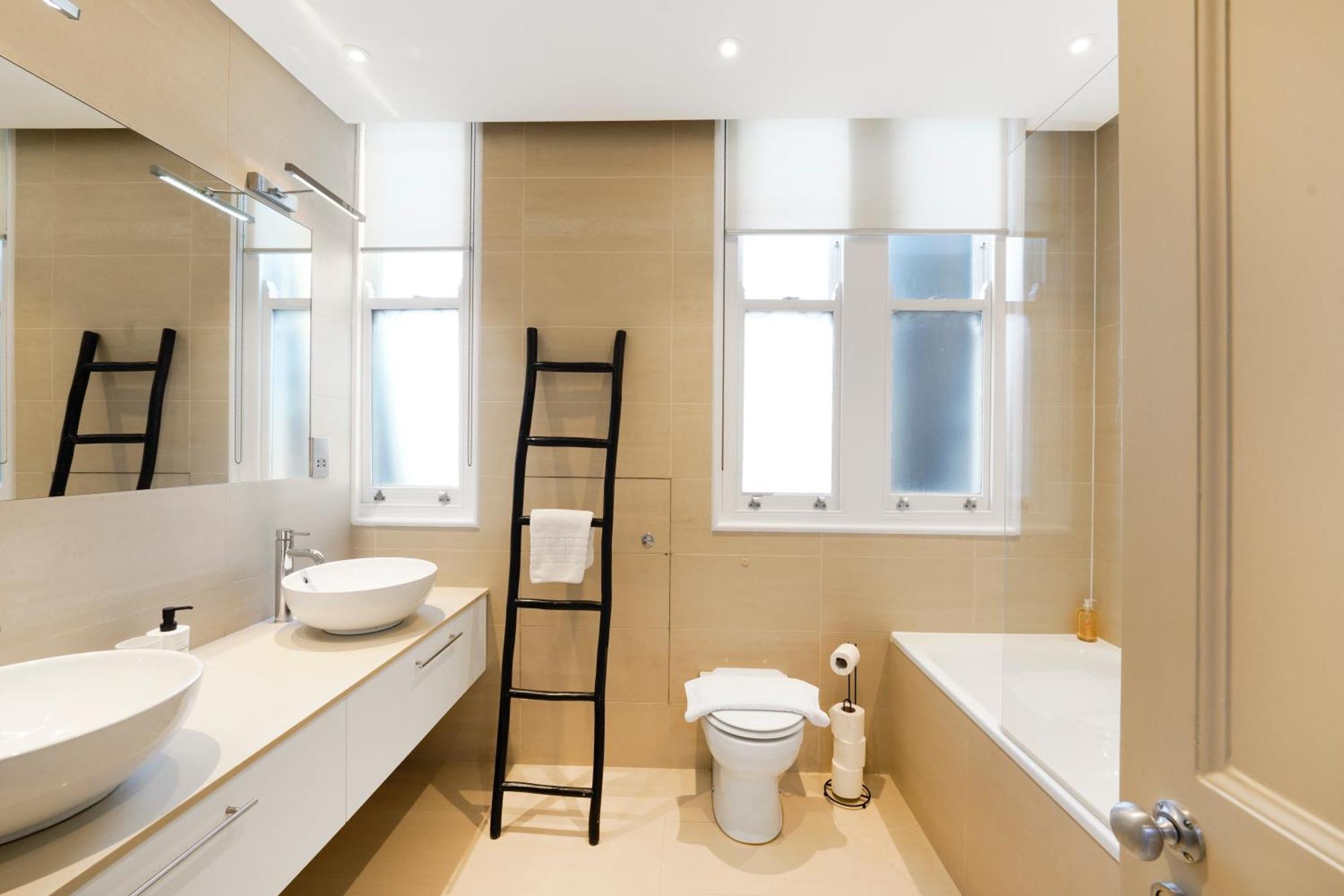 Spacious And Modern 4 Beds Home In Kensington Londra Dış mekan fotoğraf